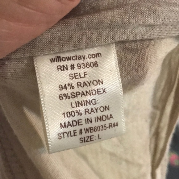 Willow & Clay Embroidered skirt - Picture 5 of 5